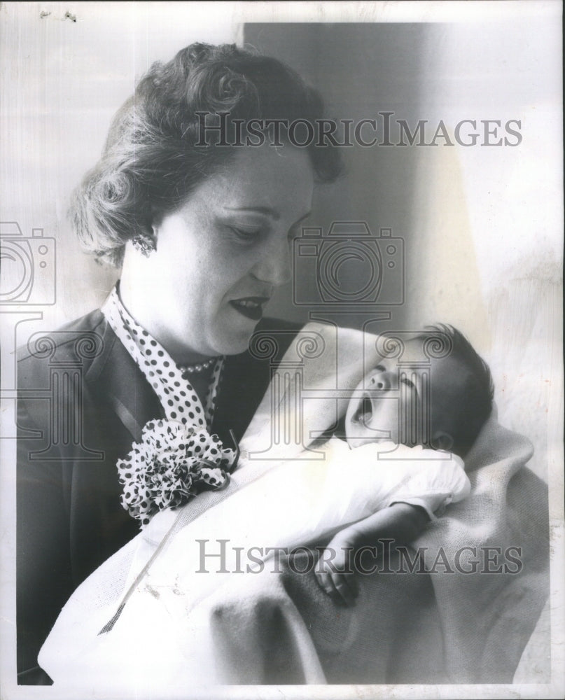 1959 Chicago Soprano Singer Flanagan With New Baby - Historic Images