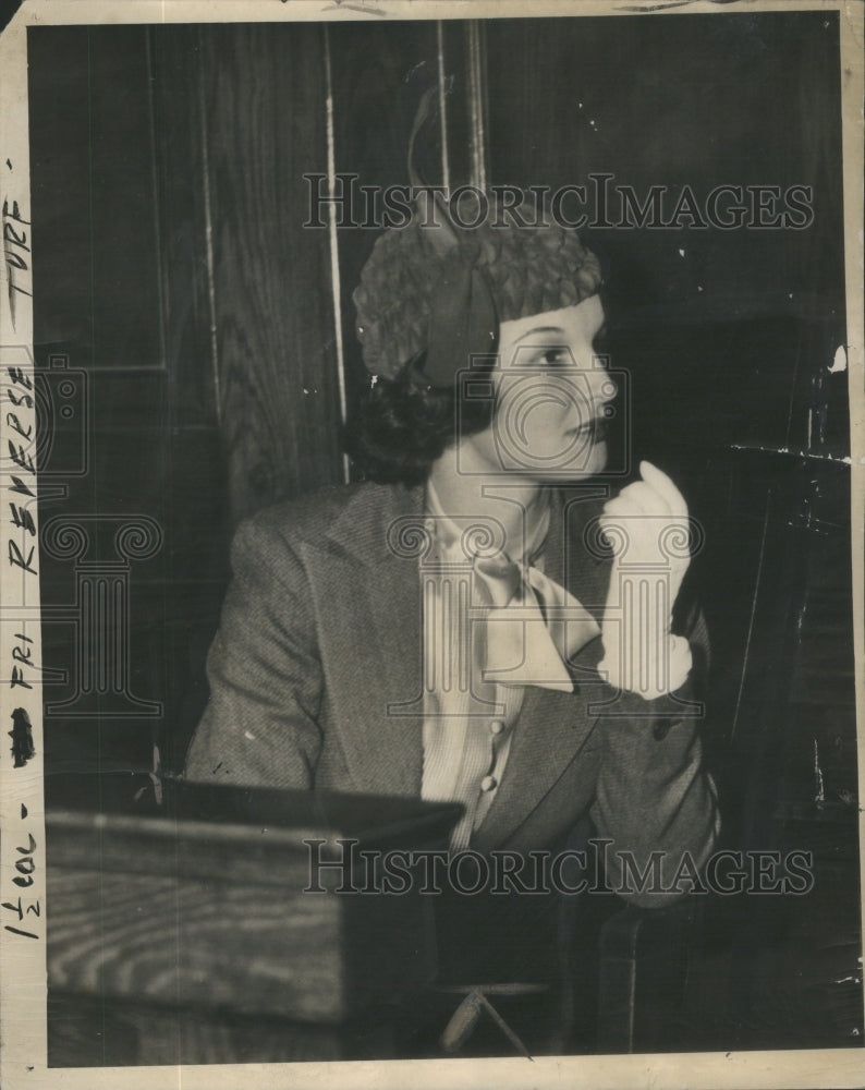 1937 Mrs Younghusband Suing Husband For Divorce-Historic Images