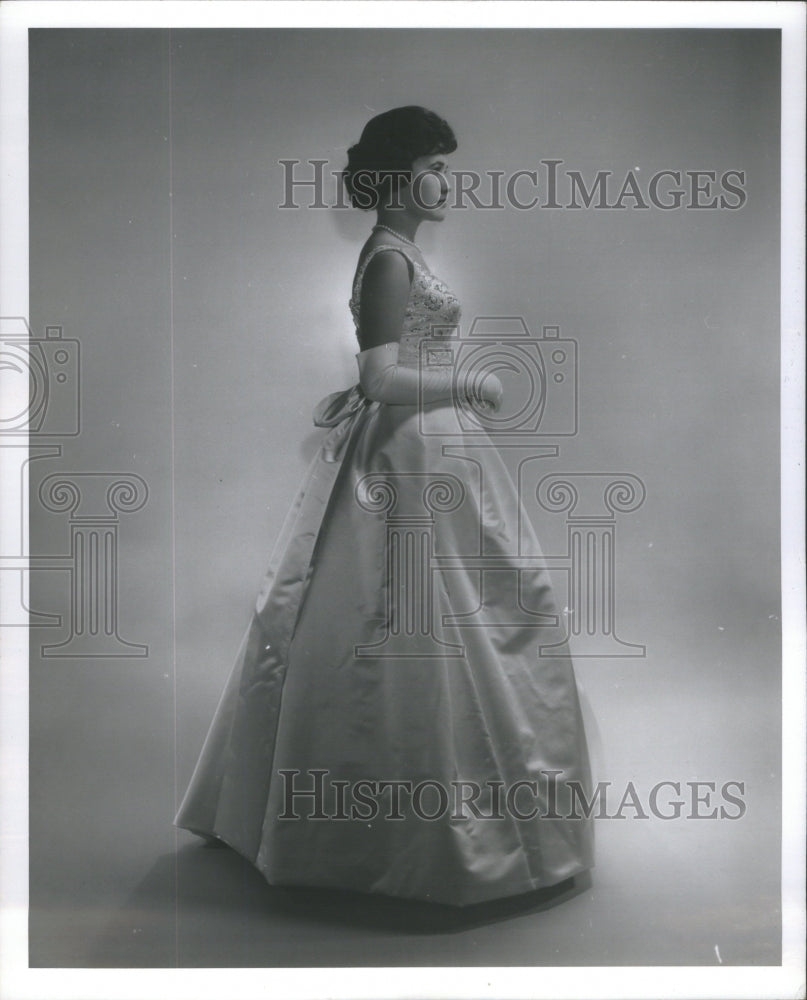 1962 Press Photo Socialite Kelly Bridal Portrait Evanston Illinois - Historic Images