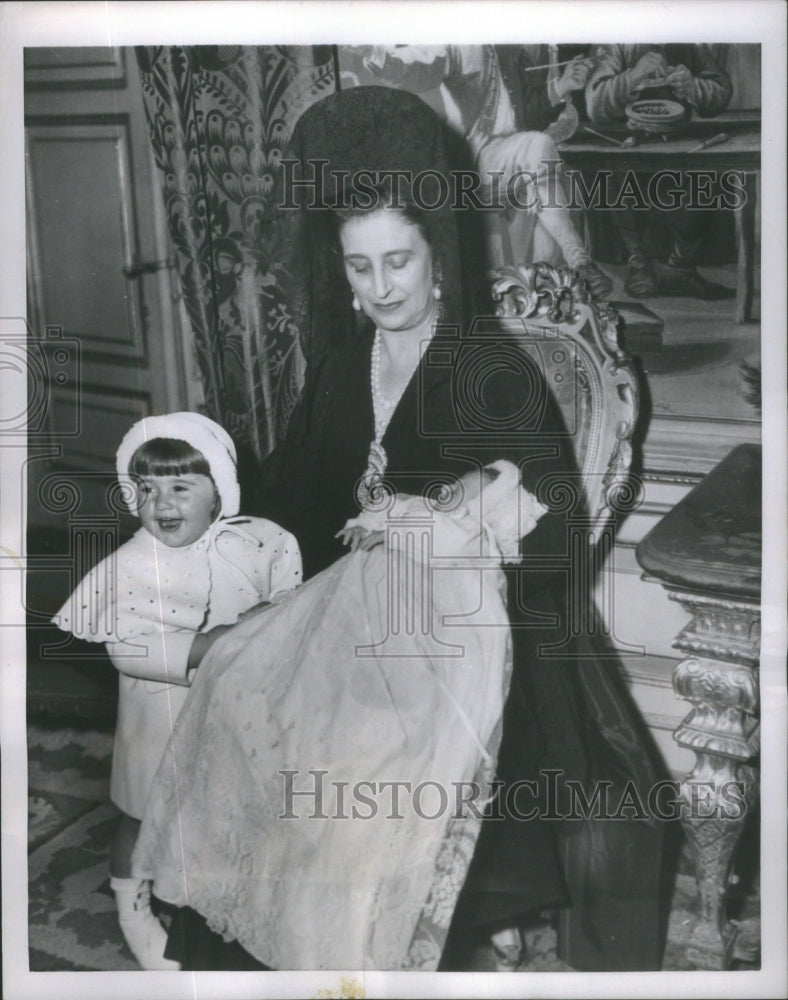 1952 Madame Franco With Granddaughters After Baptism - Historic Images