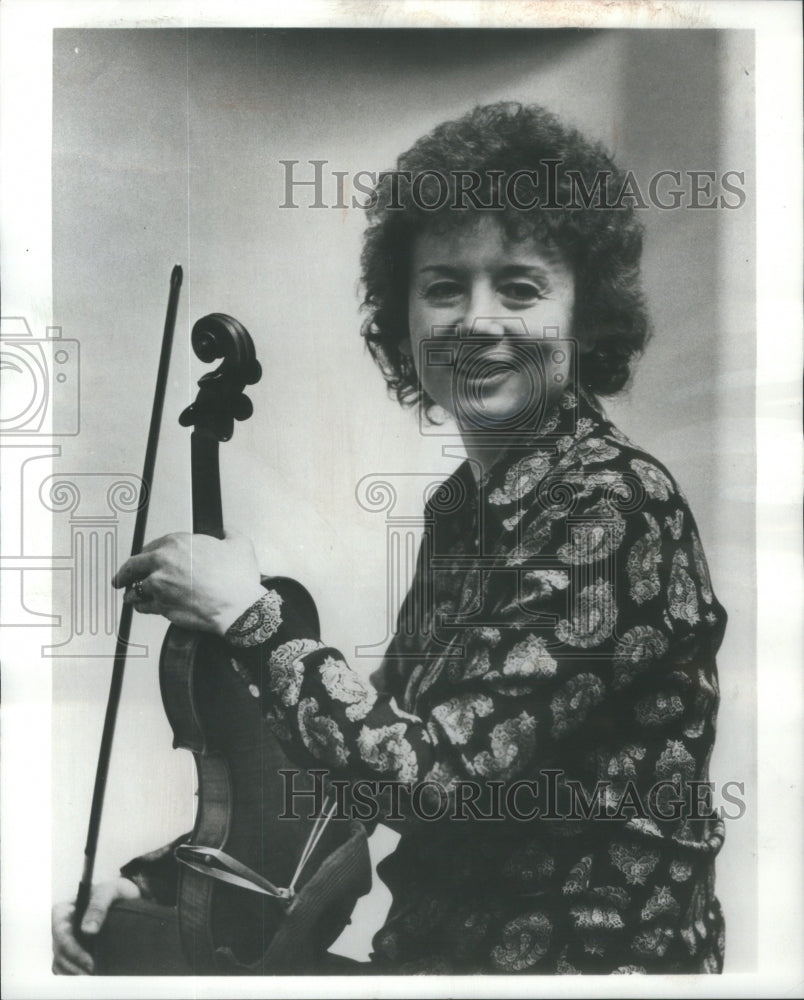 1975 Press Photo Barbara Fraser/Violinist/Chicago Symphony Orchestra- RSA85839 - Historic Images