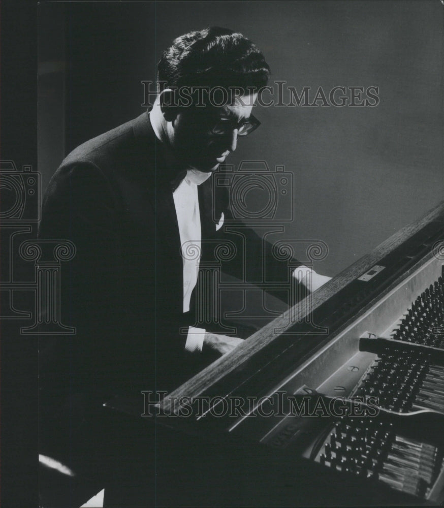 1969 Peter Frankl, Pianist. - Historic Images