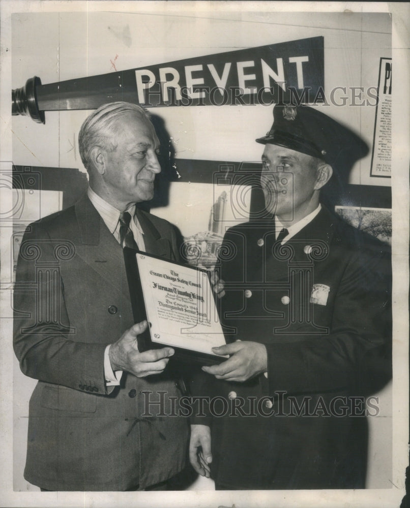 1946 Timothy King/Paul Van Cleef/Award For Rescuing Child/Chicago - Historic Images