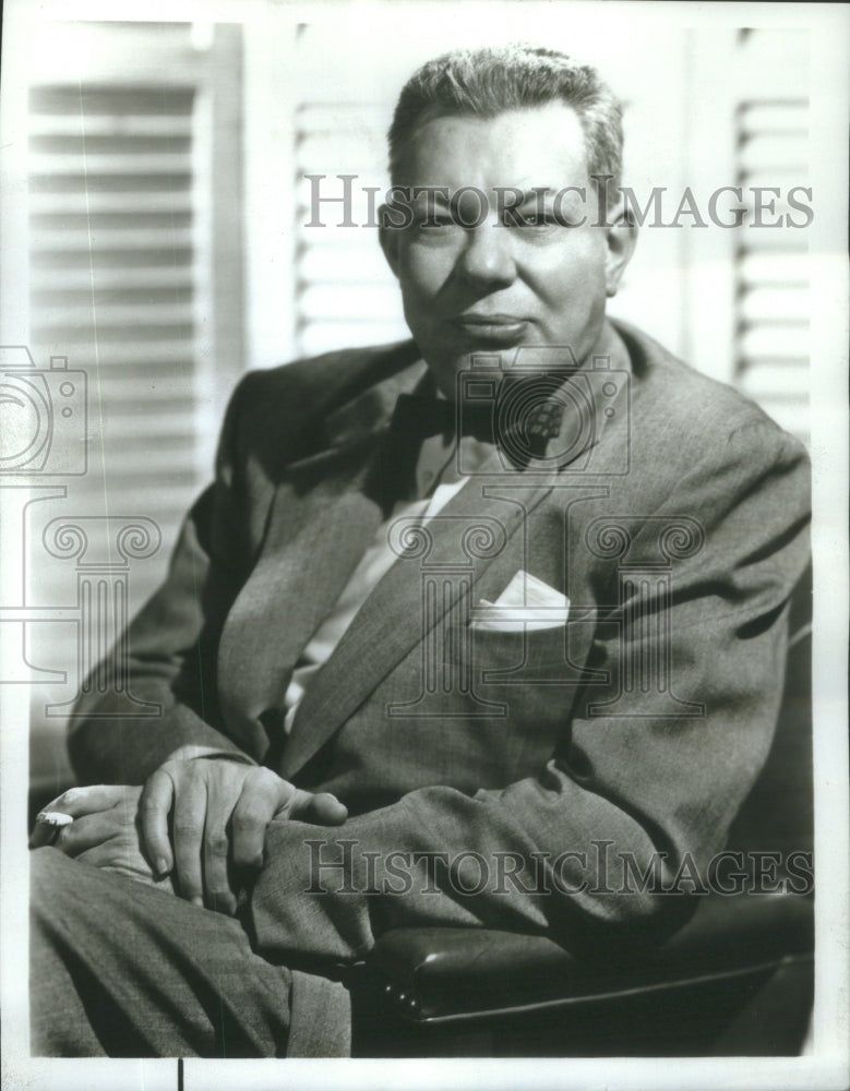 1963 Press Photo Robert Kintner President National Broadcasting Company. - Historic Images