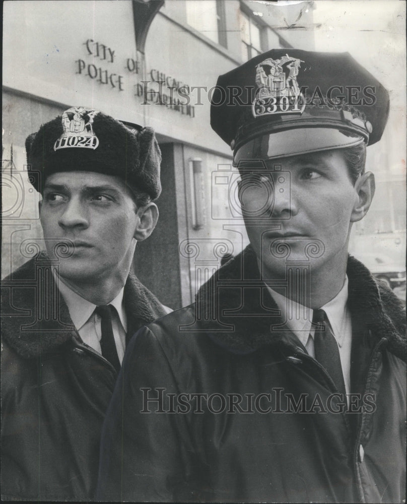 1965 Press Photo Patrolman Thomas A. De Sutter Chicago Raymond Howard Partner - Historic Images