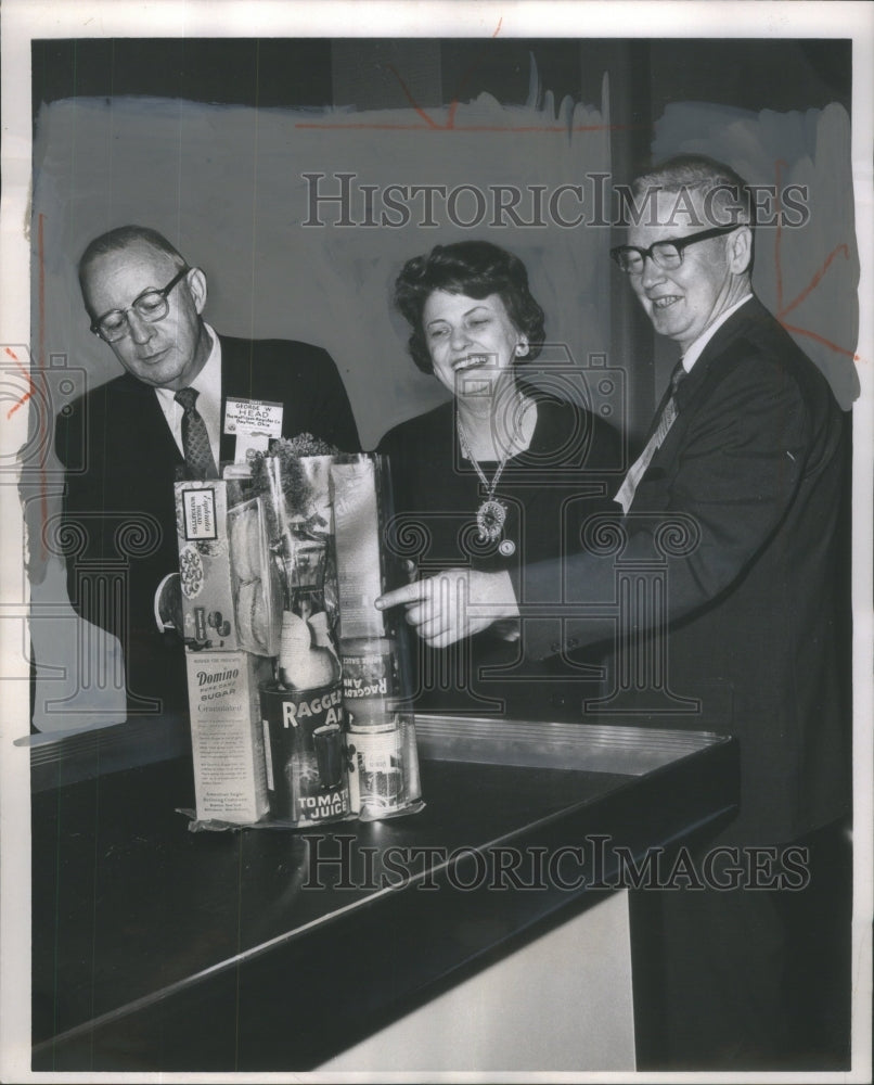 1962, George Hooper Isabel Du Bois Daily News Bag Food Pack Market - Historic Images