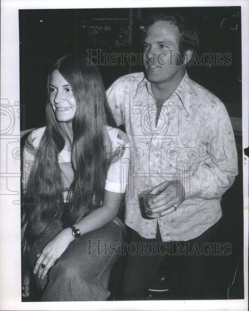 1977 Gretchen Henniger Rod Flannagan owner of Flannagans - Historic Images