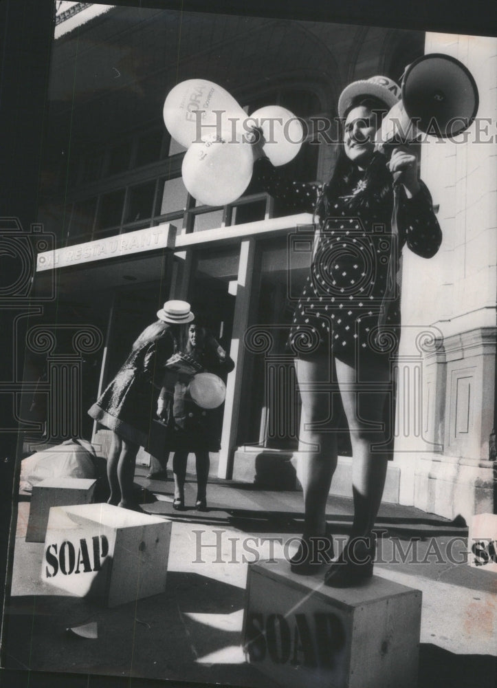 1971, Liz Foran balloons bullhorn soapbox Wrigley Building - Historic Images