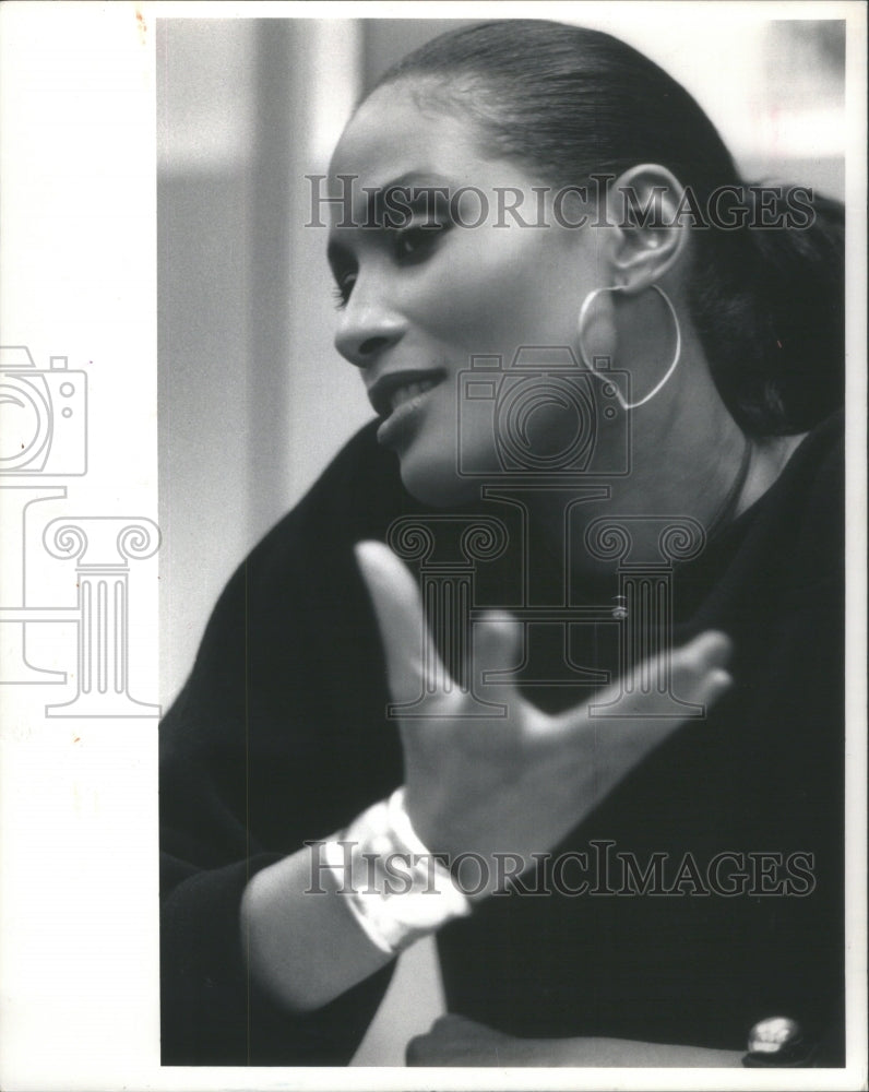 1986, Model Beverty Johnson Fact Ugly Duckling- RSA88893 - Historic Images