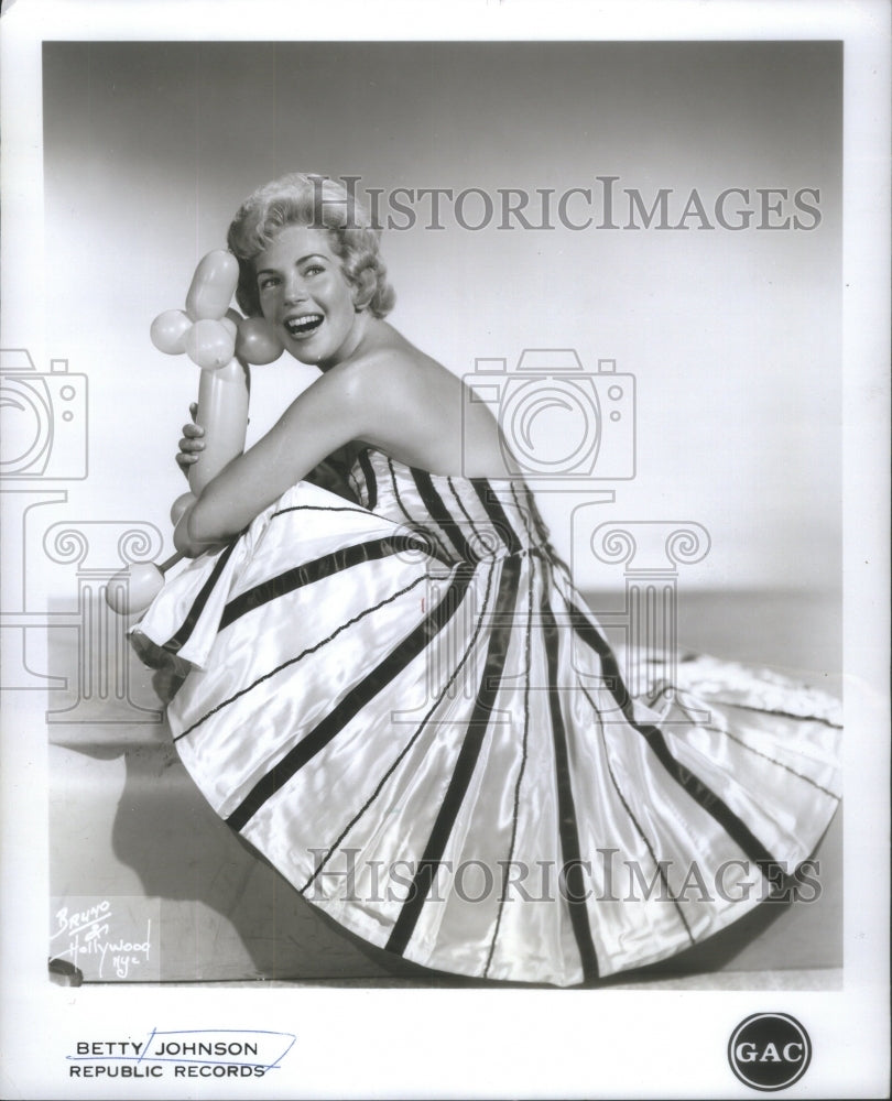 1962 Press Photo Betty Johnson actress- RSA88895 - Historic Images