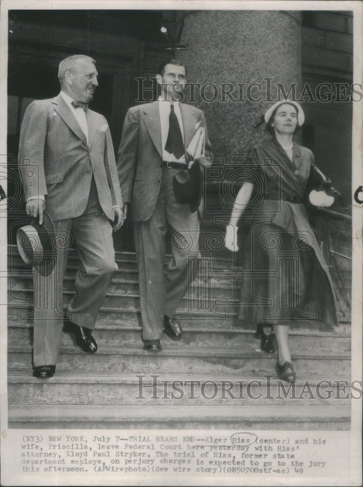 1949 Press Photo Alger Hiss and his wife Priscilla leaving the Federal Court - Historic Images