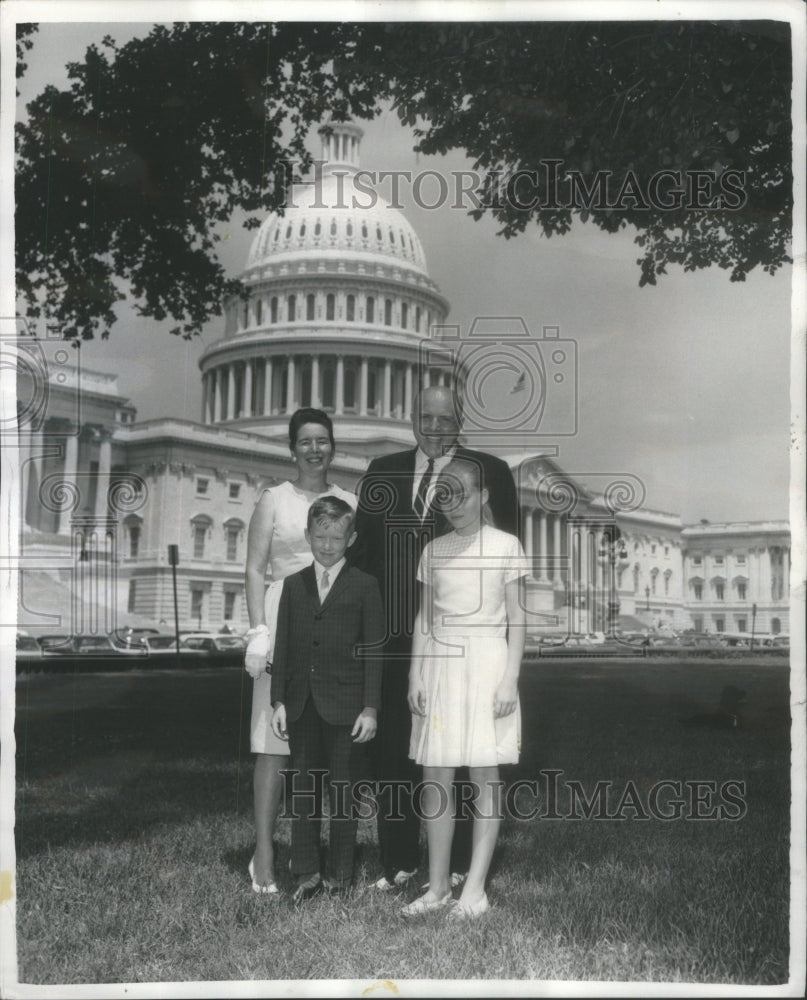 1966 John Hoellen and wife Mary Jane and children - Historic Images