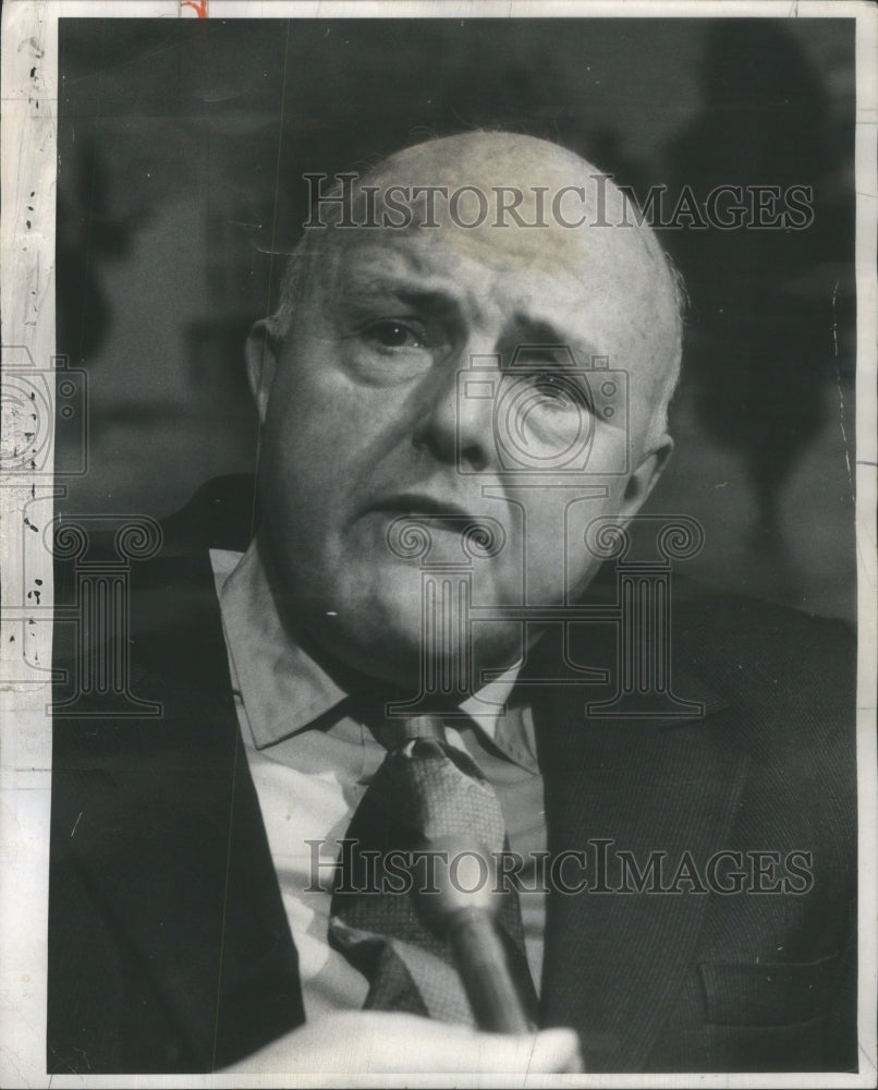 1975 Press Photo Loser John Hoellen Ward alderman GOP mayoral candidate - Historic Images