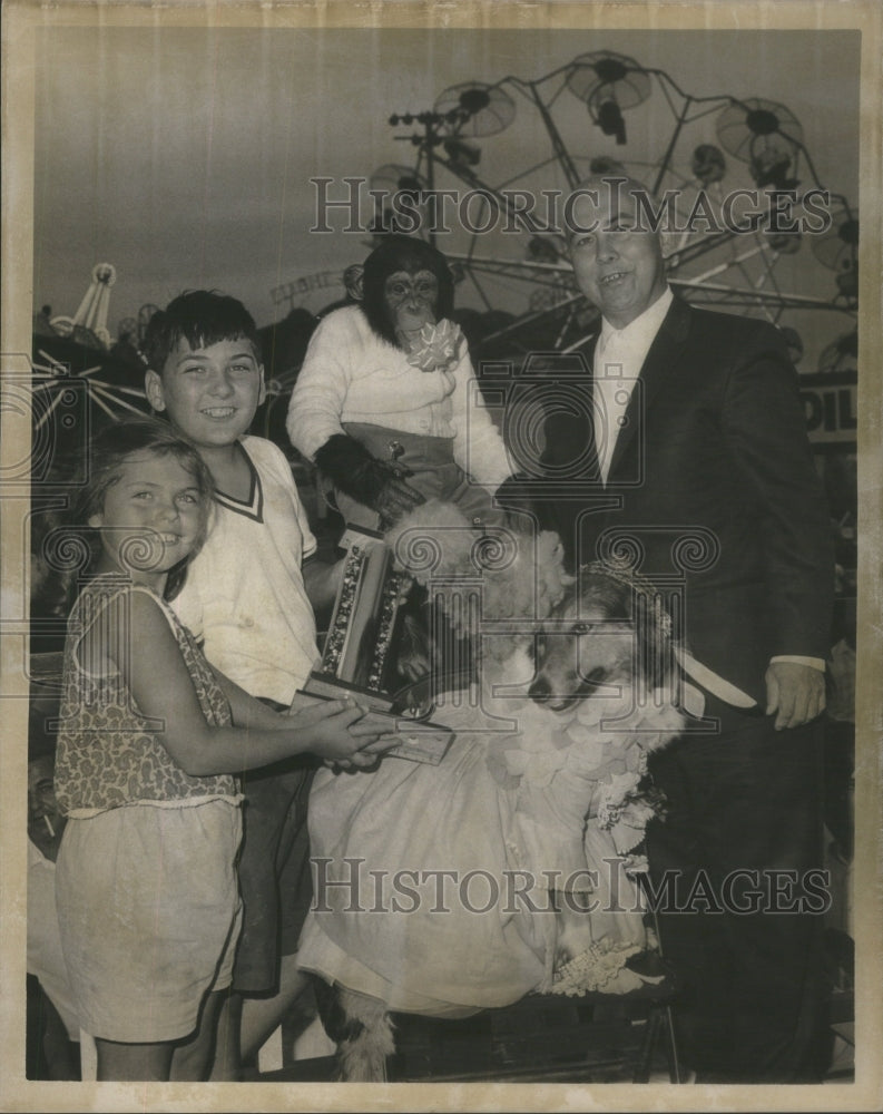 1969 Chicago Free Fair Winky Bernie Hoffman Cutest Pet Contest Chimp - Historic Images