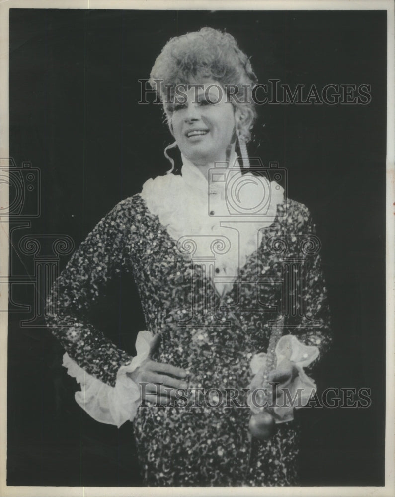 1987 James Harms plays Albin in La Cage aux Folles - Historic Images