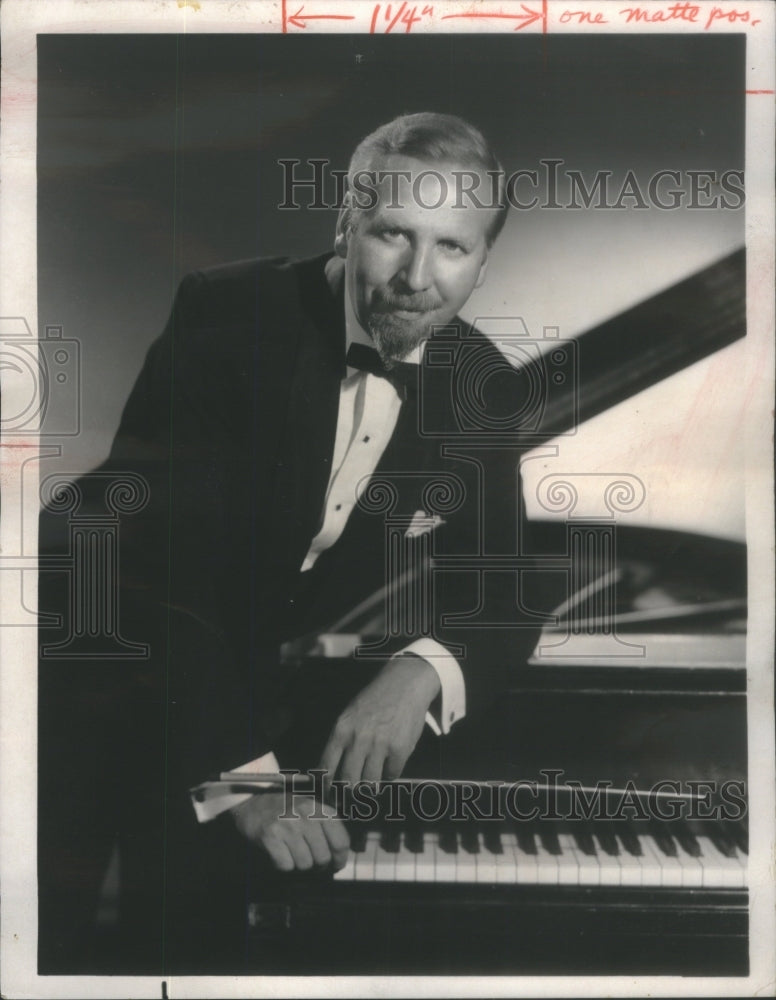 1967 Skitch Henderson director "The Tonight Show Staring Johnny Cars - Historic Images