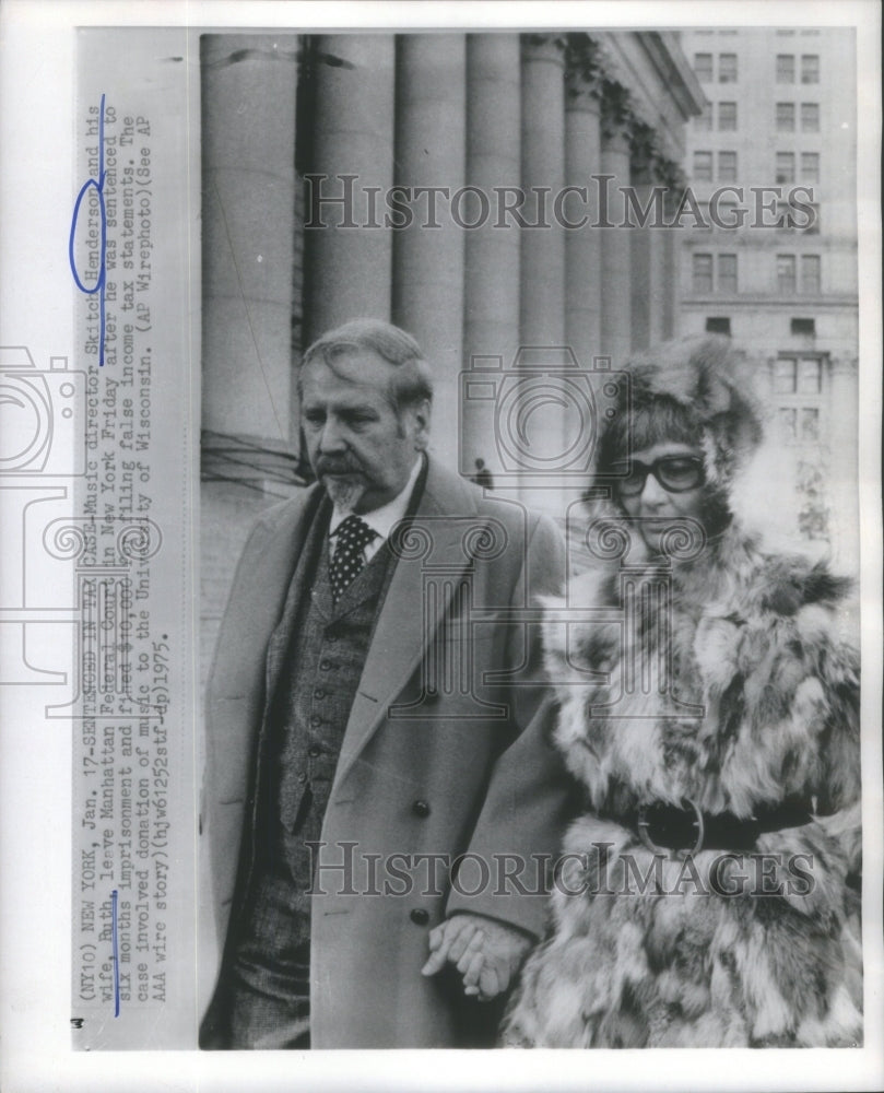 1975 Music director Skitch Henderson and his wife Ruth leave court - Historic Images