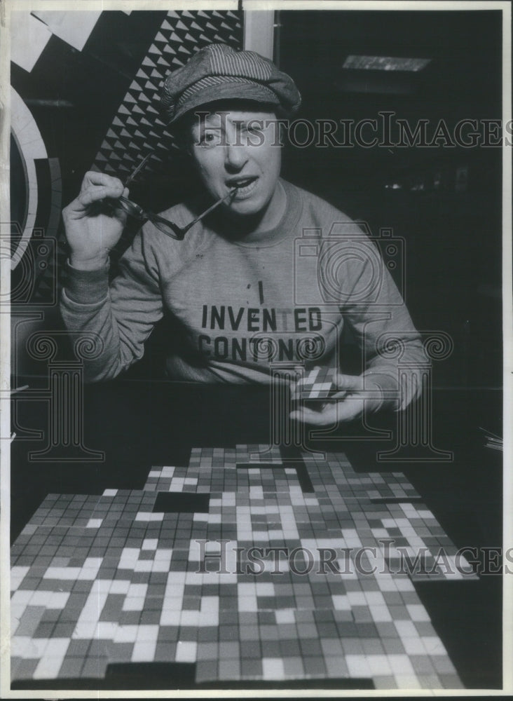 1983 Photo England PE Teacher Maureen Hiron Gets Rich Selling Games-Historic Images