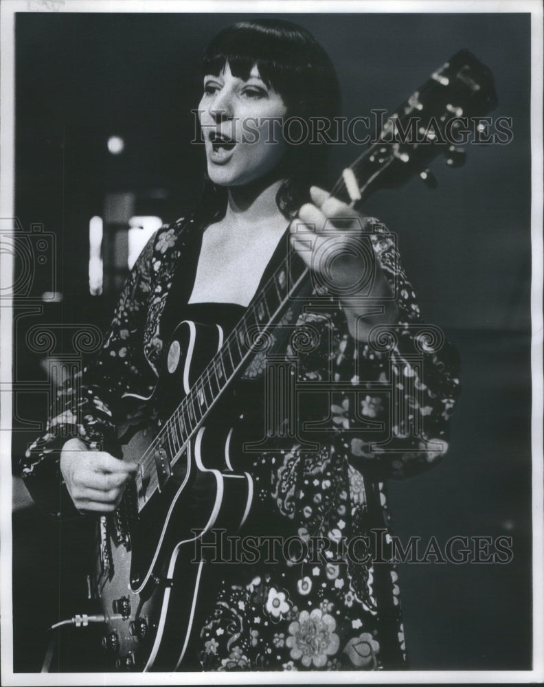 1973 Press Photo Stefani Hirsch What Is The Name Of Anything- RSA90283 - Historic Images