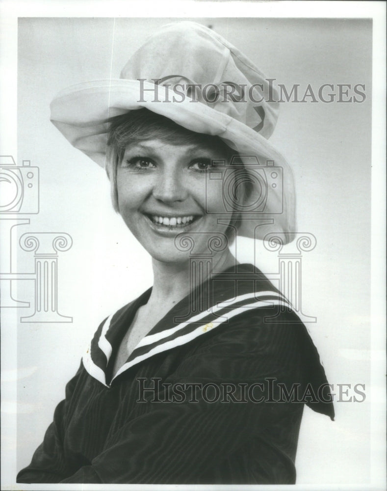 1970 Shelby Hiatt Portrays young nurse ABC TV network - Historic Images