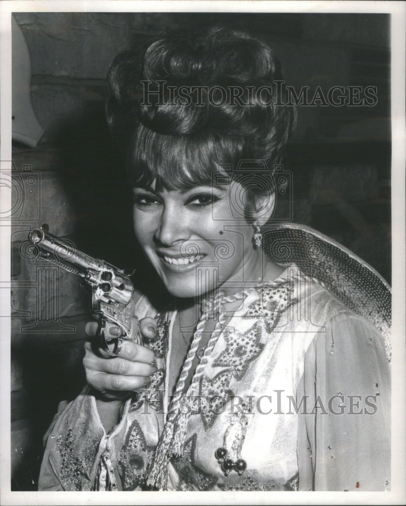 1966, Cathy Johnson Singing star Hotin Tooting Mangam Chateau - Historic Images