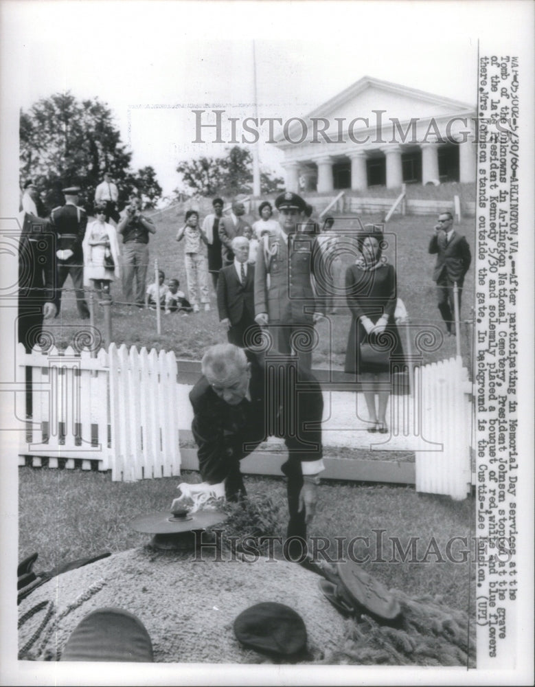 1966 President Johnson President Kennedy grave - Historic Images