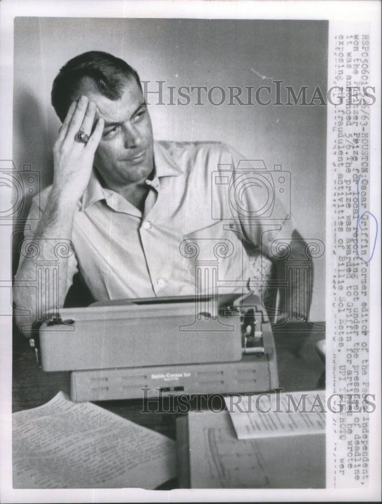 1963 Oscar Griffin, Pulizter Prize winning reporter - Historic Images