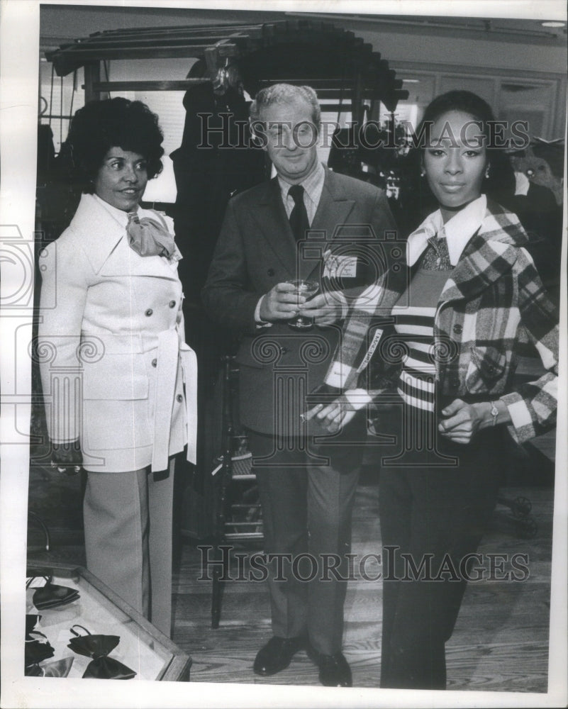 1973 Eunice Johnson Ida Borchard Slim - Historic Images