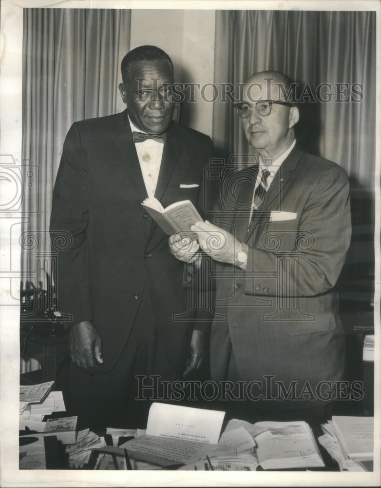 1963 Press Photo Joshua Johnson Michigan Negro Noble Puffer - Historic Images