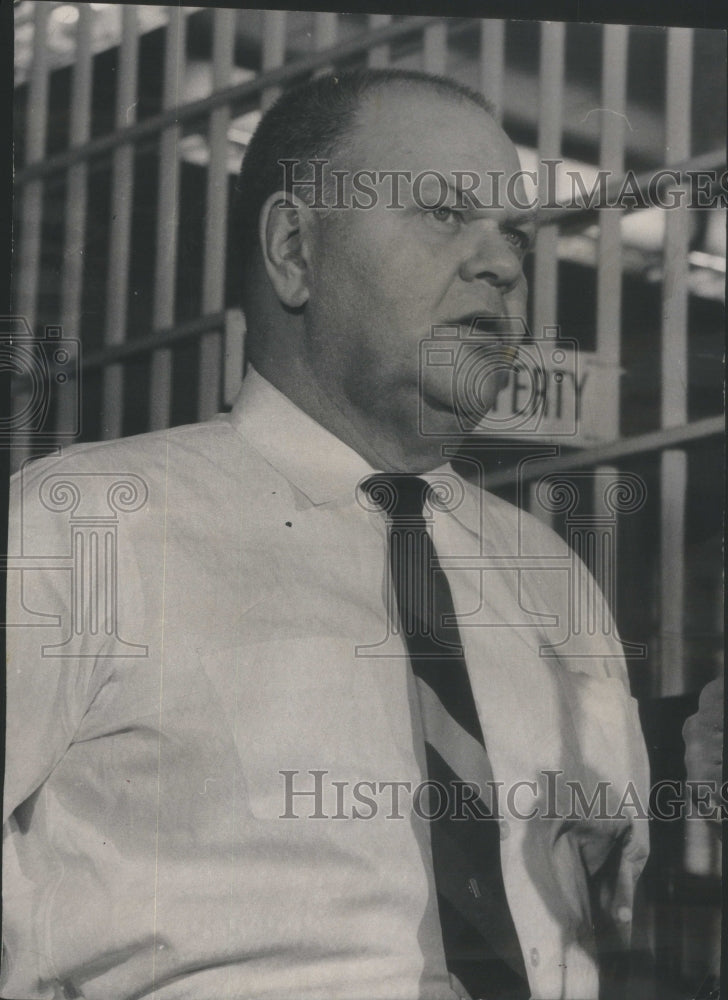 1967 Press Photo Warden Jack Johnson Awaits Arrival of Murderer Richard Speck - Historic Images