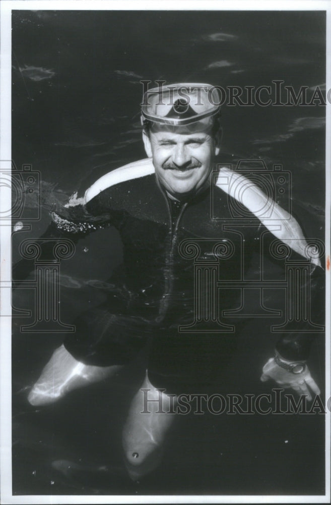 1993 CPD diver Bob Heyl at old Coast Guard Station - Historic Images