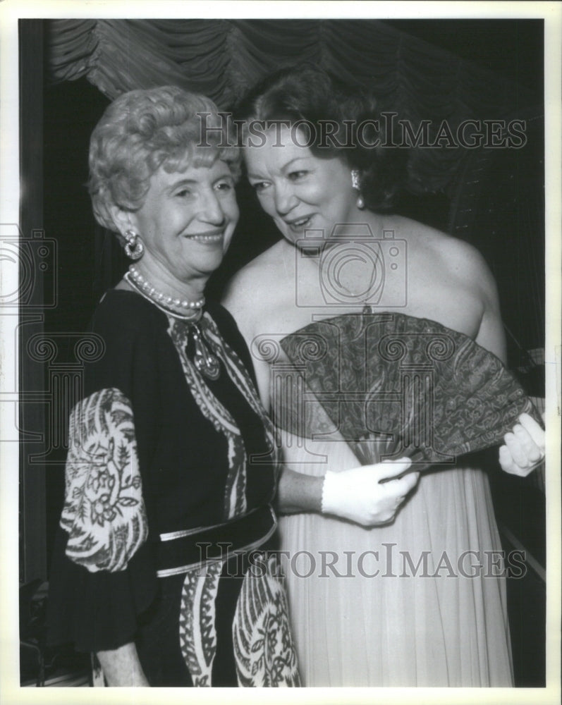 1987 Orchestra Of Illinois Assn Women&#39;s Comm Member Eileen Mills - Historic Images