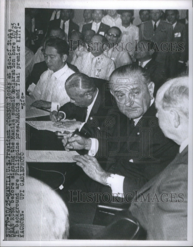 1966, President Johnson Signing Manila Summit Declaration- RSA91853 - Historic Images