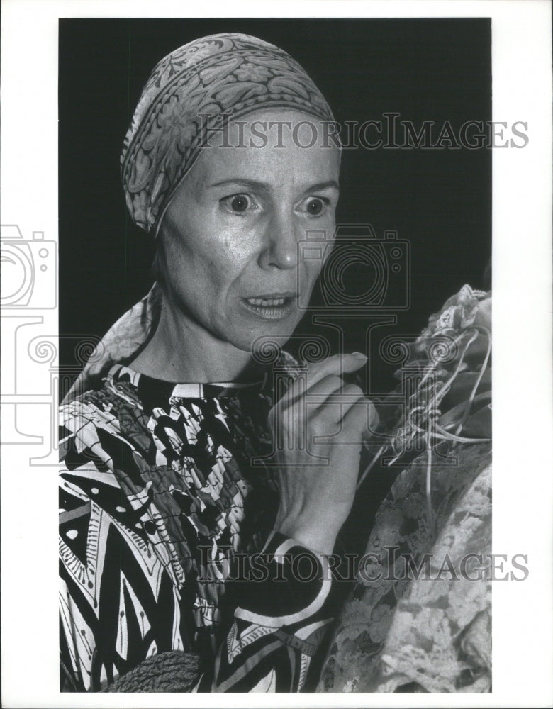 1977 Press Photo Actress Frances Hyland- RSA92207 - Historic Images