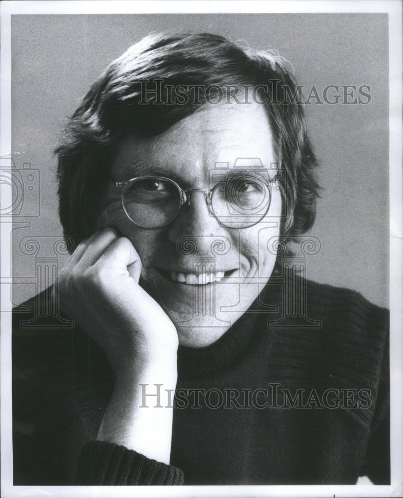 1976 Press Photo Jerome Idaszak, Chicago Sun Times Financial Writer- RSA92269 - Historic Images