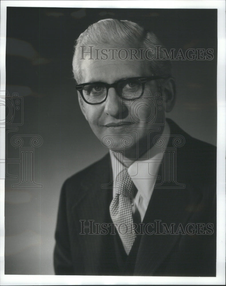 1976 Press Photo Jerome S. Gove, CEO of Hart Schaffner &amp; Marx- RSA92395 - Historic Images