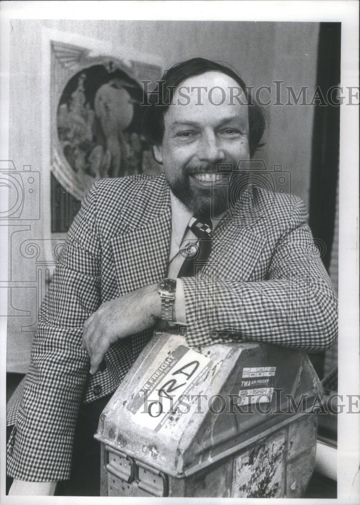 1977 Film Distributor Harry Goodman With Film Canister - Historic Images