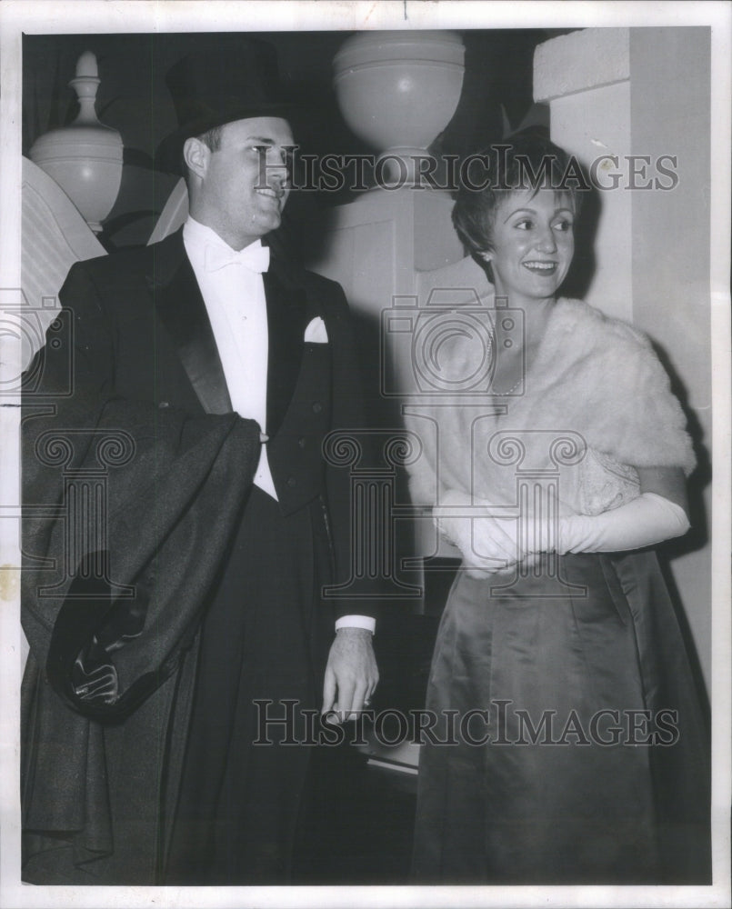 1961 Socialite Party Attendees Goodall Couple - Historic Images