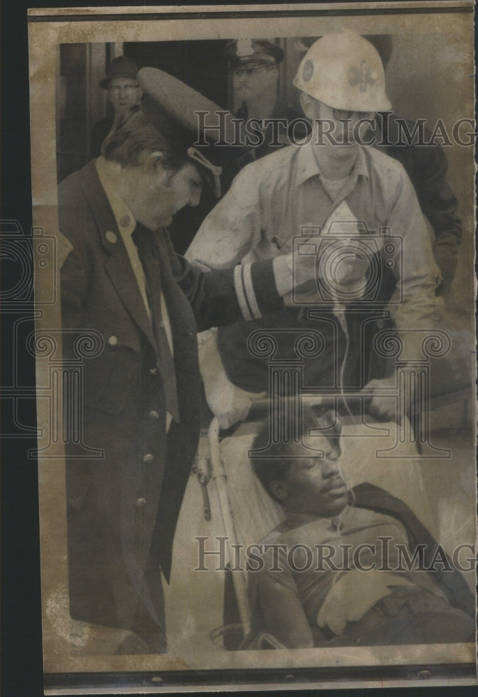 1976 City Hall Shooting Spree Suspect Hopkins Loaded Ambulance - Historic Images