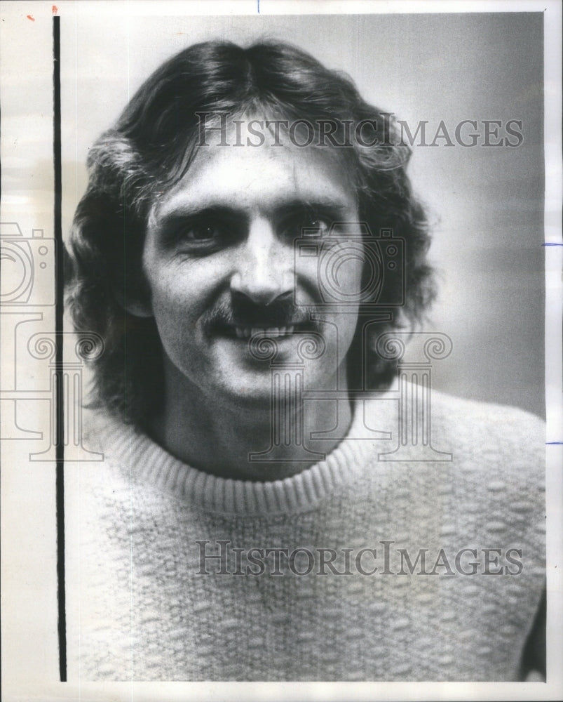 1972 Press Photo Former Fireman Peter Hordorwich Sues Department Over His Firing- Historic Images