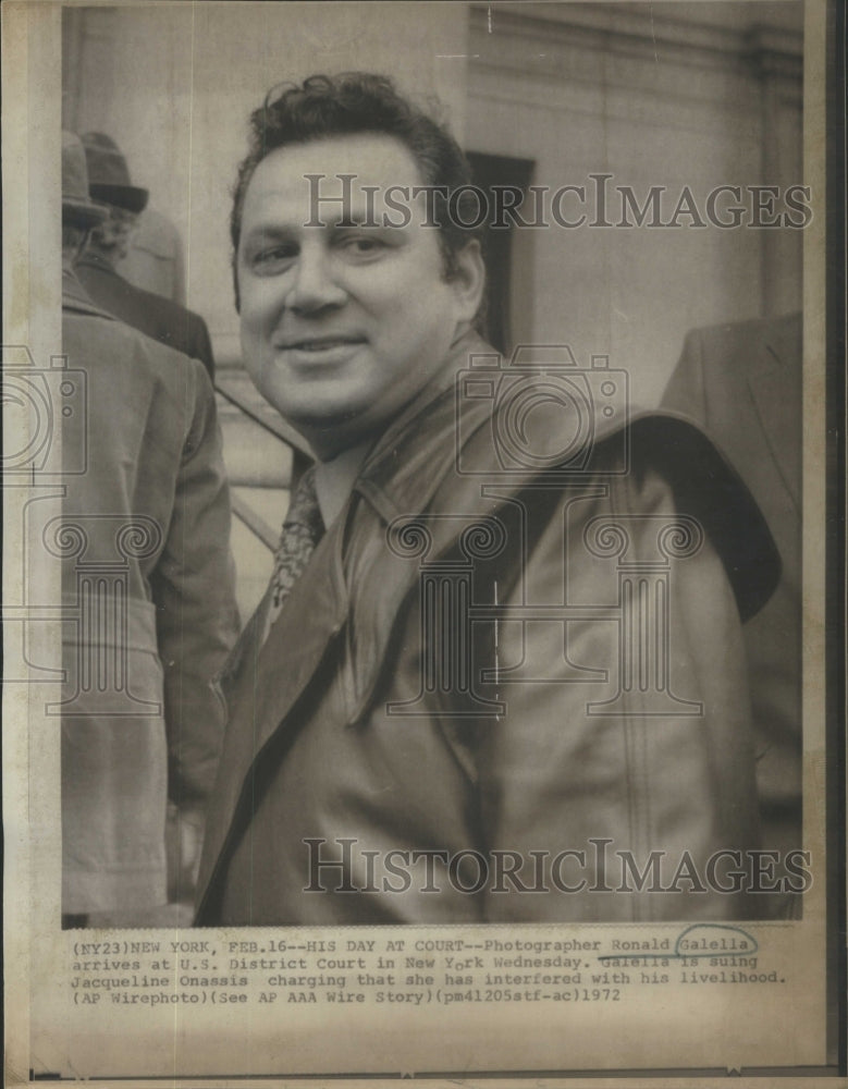 1972 Press Photo Photographer Galelia Arrives US District Court New York - Historic Images