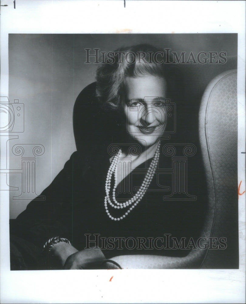 1985 Etiquette Expert Letitia Baldrige - Historic Images