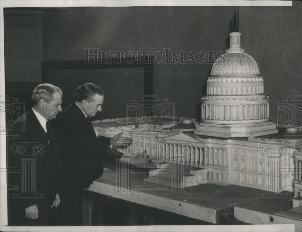 1937 Senator Tom Connally and Architect David Lynn Model of Capital - Historic Images