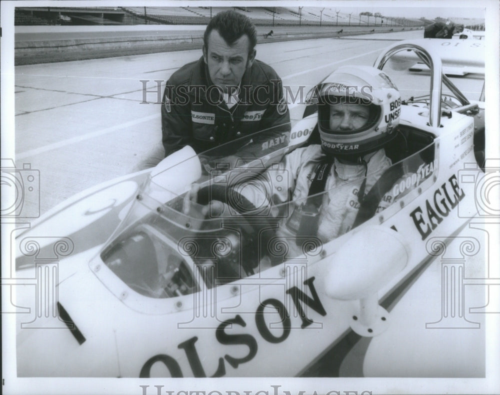 1973 Bobby Unser/Auto Racing/Olsonite Eagle/Mechanic Wayne Leary - Historic Images