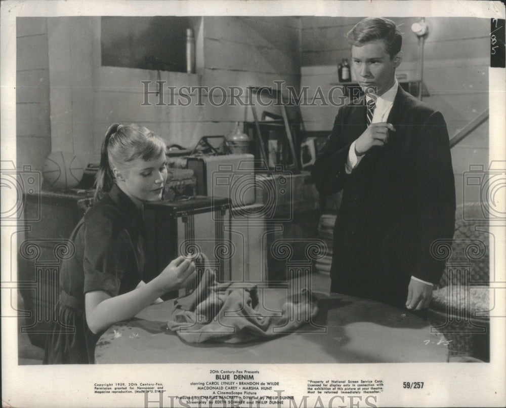 1959 Bland Carol Lynley Play a Teenage Mother in "Blue Denim" - Historic Images