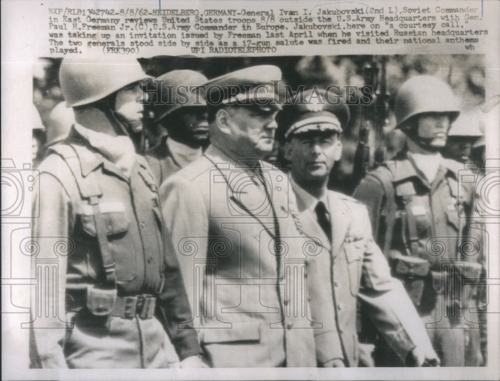 1962 Gen. Ivan Yakubovski and Gen. Paul Freeman Jr. in Germany - Historic Images