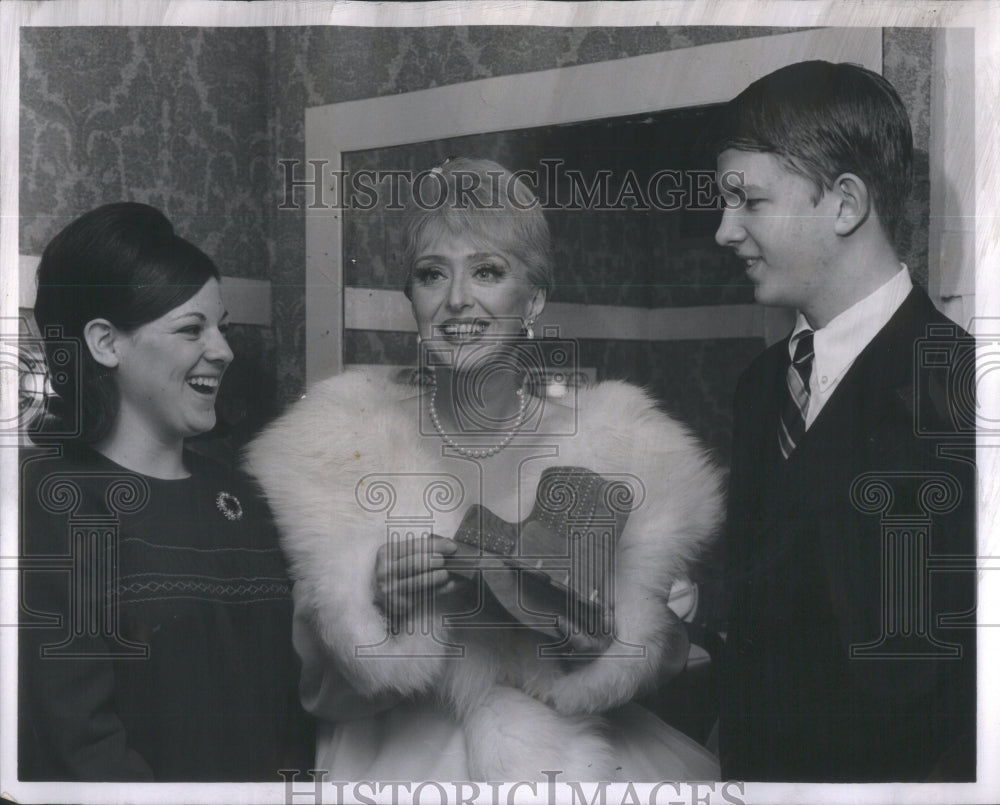 1968 Sue Poll, Pat Sherwood, Celeste Holm, at J. A. Trade Fair - Historic Images