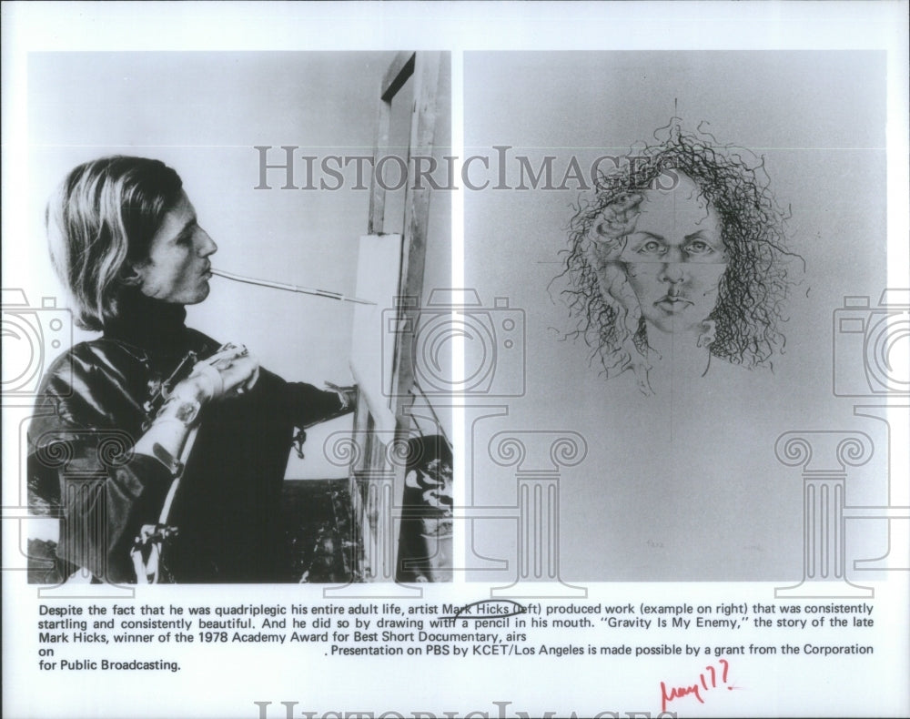 1979 Artist Mark Hicks Draws with a Pencil in his Mouth - Historic Images