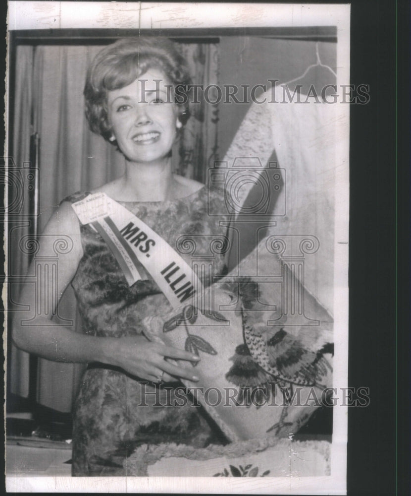 1966 Mrs Illinois Matton Display Bit Knight California Event Pageant - Historic Images