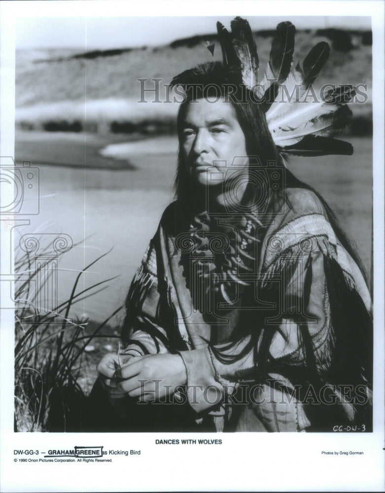 1990 Graham Greene As Kicking Bird In "Dances With Wolves" - Historic Images